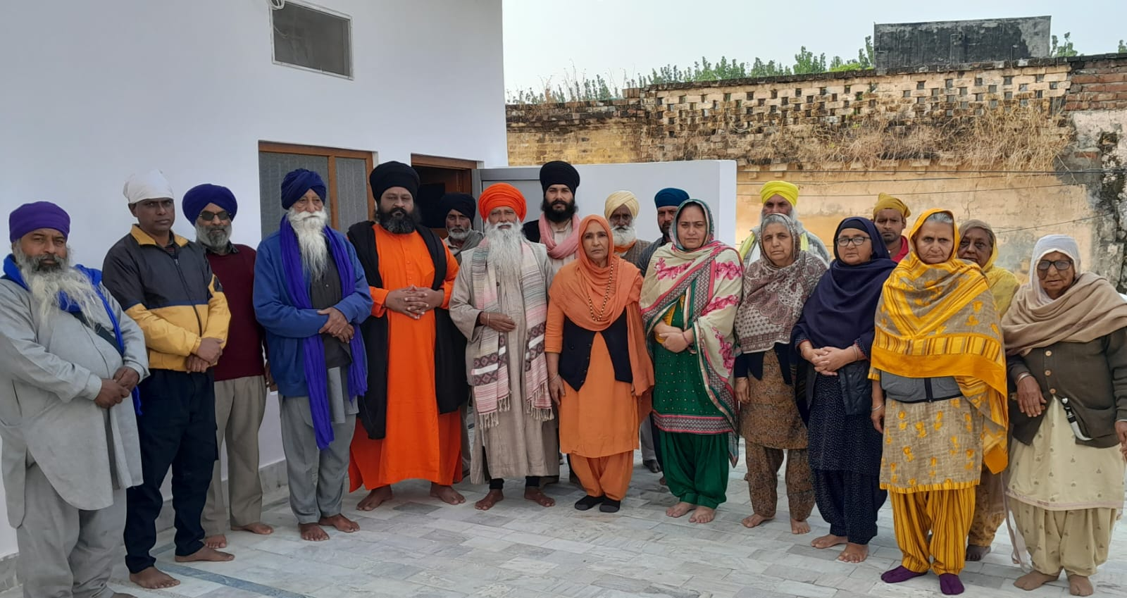 संत आश्रम गुरुद्वारा साहिब गांव बाहोवाल में धन्य श्री गुरु नानक देव महाराज जी के प्रकाश पर्व को समर्पित श्री अखंड पाठ की शुरुआत